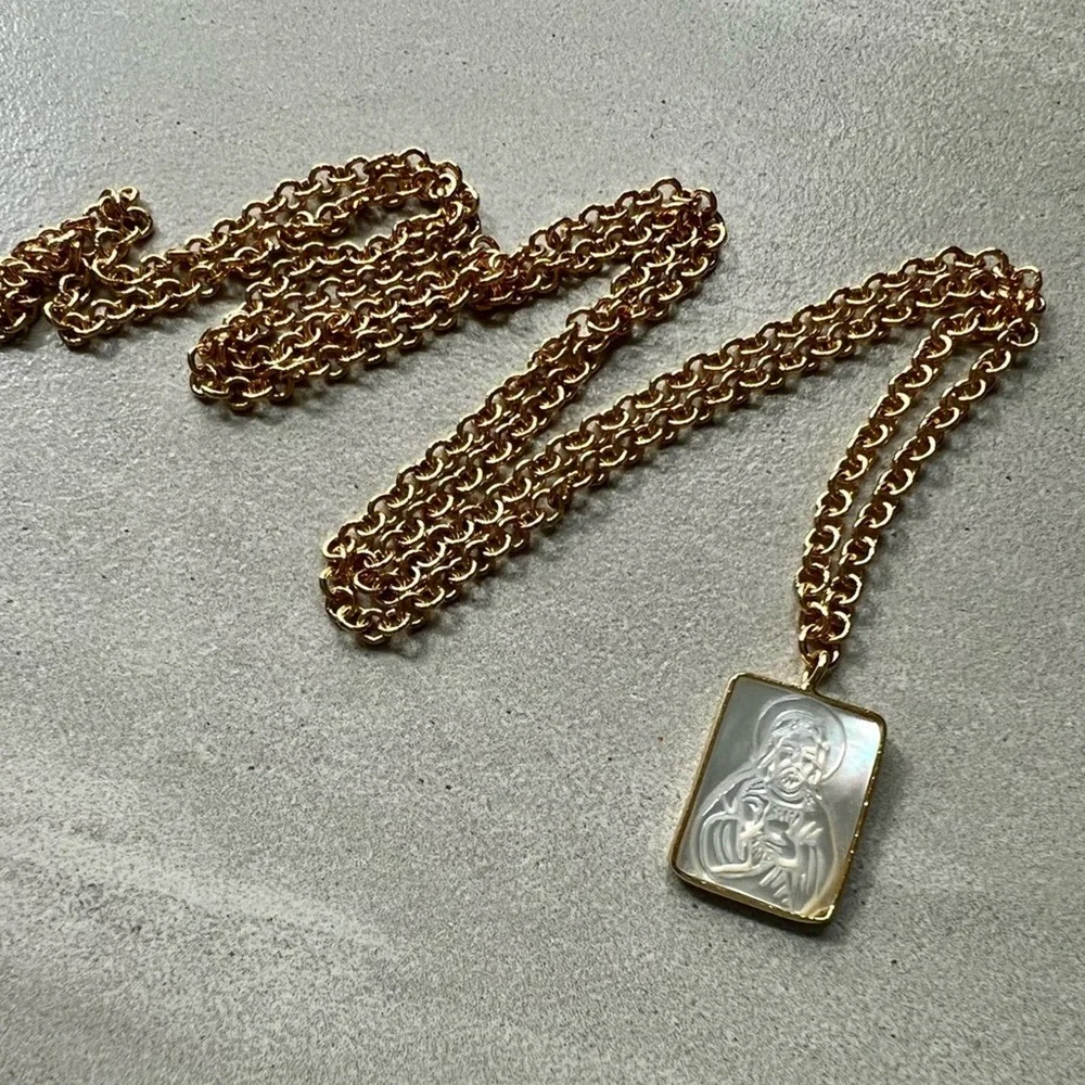 *EVA* Rectangular Carved Shell Religious Pendants - Picture 5 of 11